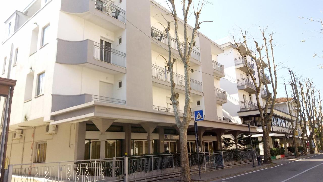 Hotel Venezia Beach San Mauro Mare ภายนอก รูปภาพ