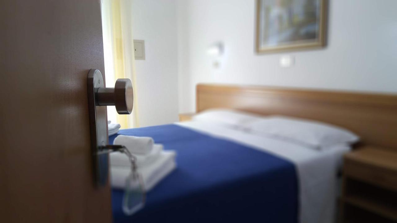 Hotel Venezia Beach San Mauro Mare ภายนอก รูปภาพ
