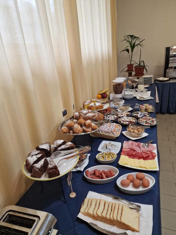 Hotel Venezia Beach San Mauro Mare ภายนอก รูปภาพ