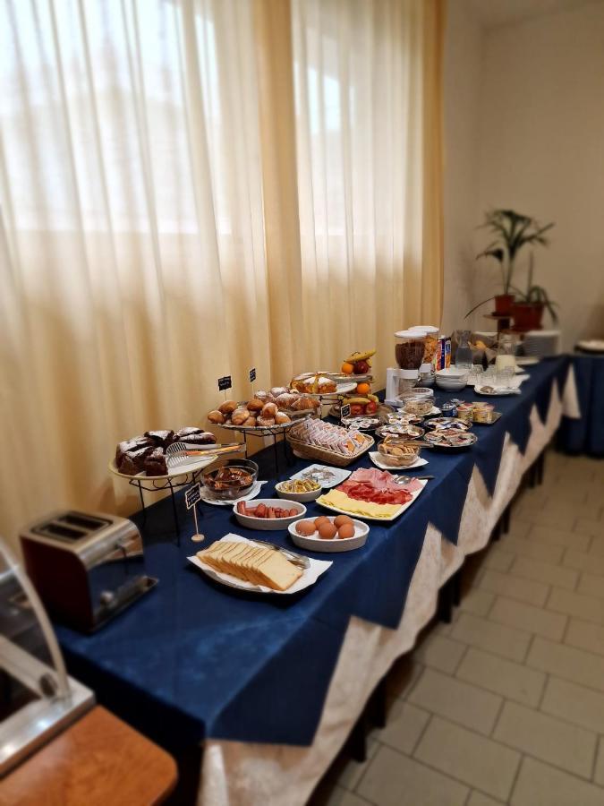 Hotel Venezia Beach San Mauro Mare ภายนอก รูปภาพ