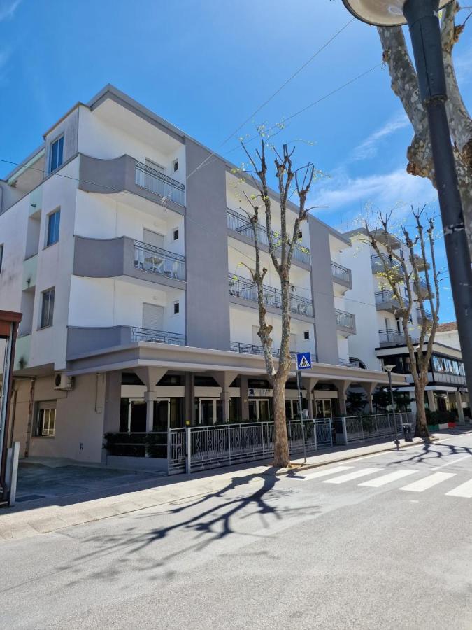 Hotel Venezia Beach San Mauro Mare ภายนอก รูปภาพ